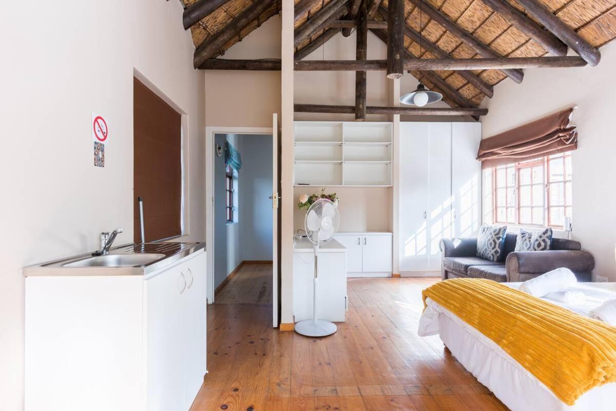 Mead, Pinelands Apartment เคปทาวน์ ภายนอก รูปภาพ